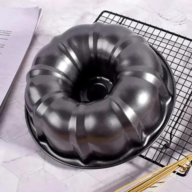 Forma Antiaderente de Pudim e Bolo com Furo Central Tipo Bundt
